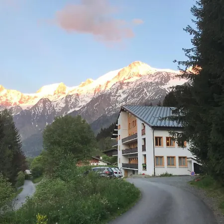 Les Cimes Du Montblanc Chalet *